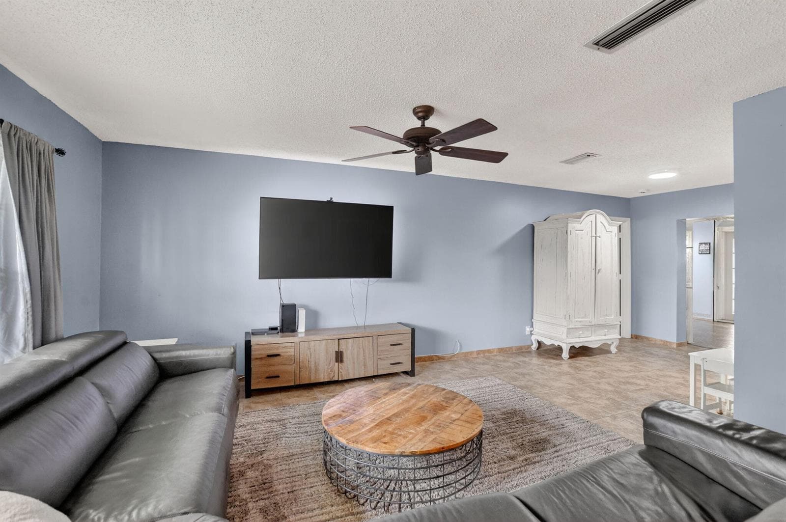 1140 NW 49th Street, Deerfield Beach, FL 33064 photo 5