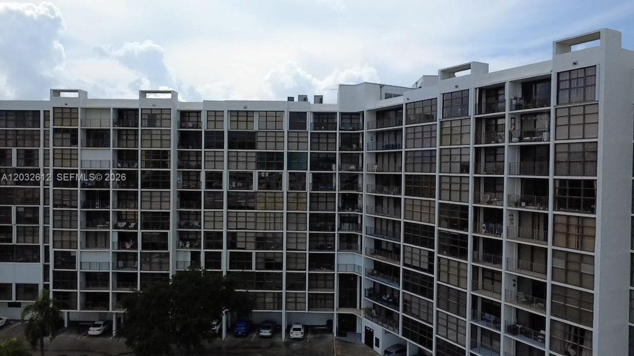 400 Leslie Dr # 1124, Hallandale Beach, FL 33009 photo 3