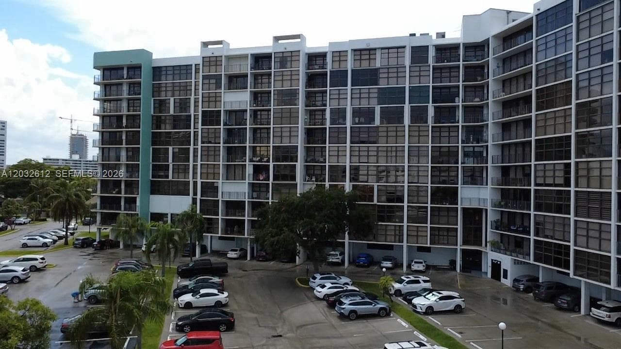 400 Leslie Dr # 1124, Hallandale Beach, FL 33009 photo 4