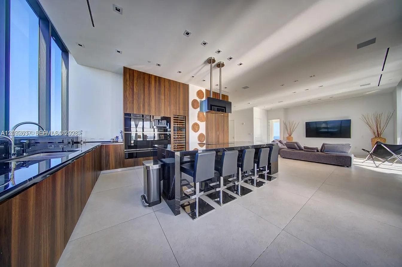 17141 Collins Ave # 4602, Sunny Isles Beach, FL 33160 photo 4