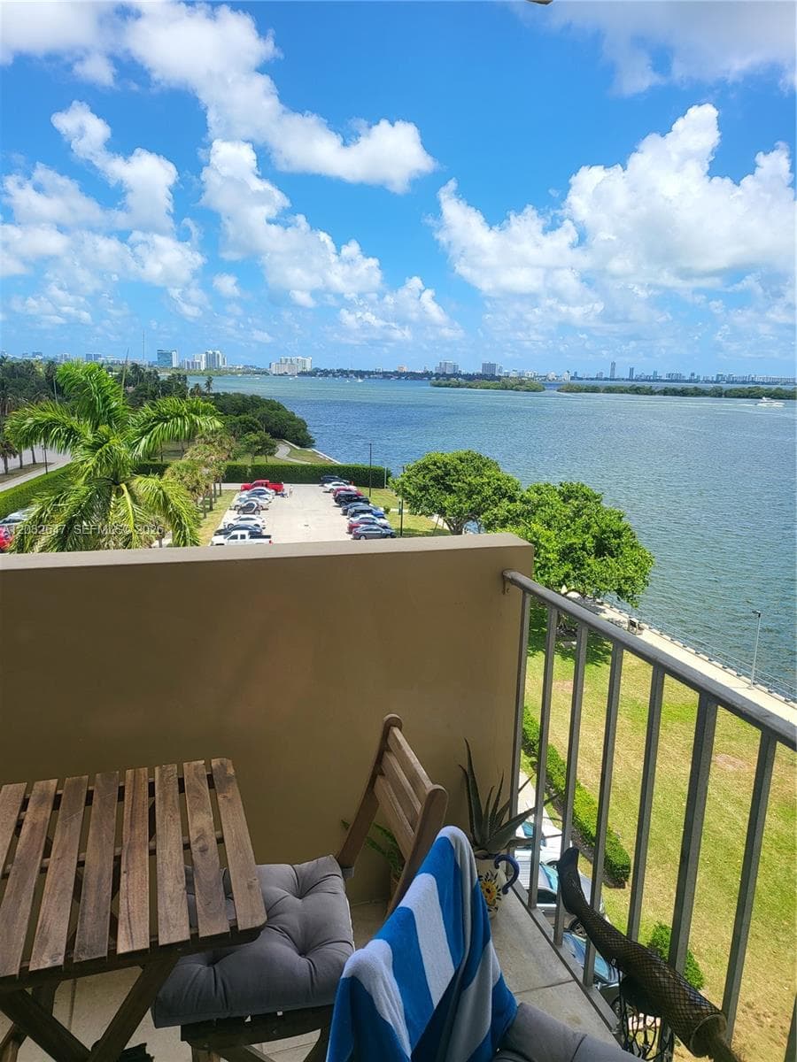 880 NE 69th St # 6R, Miami, FL 33138 photo 3