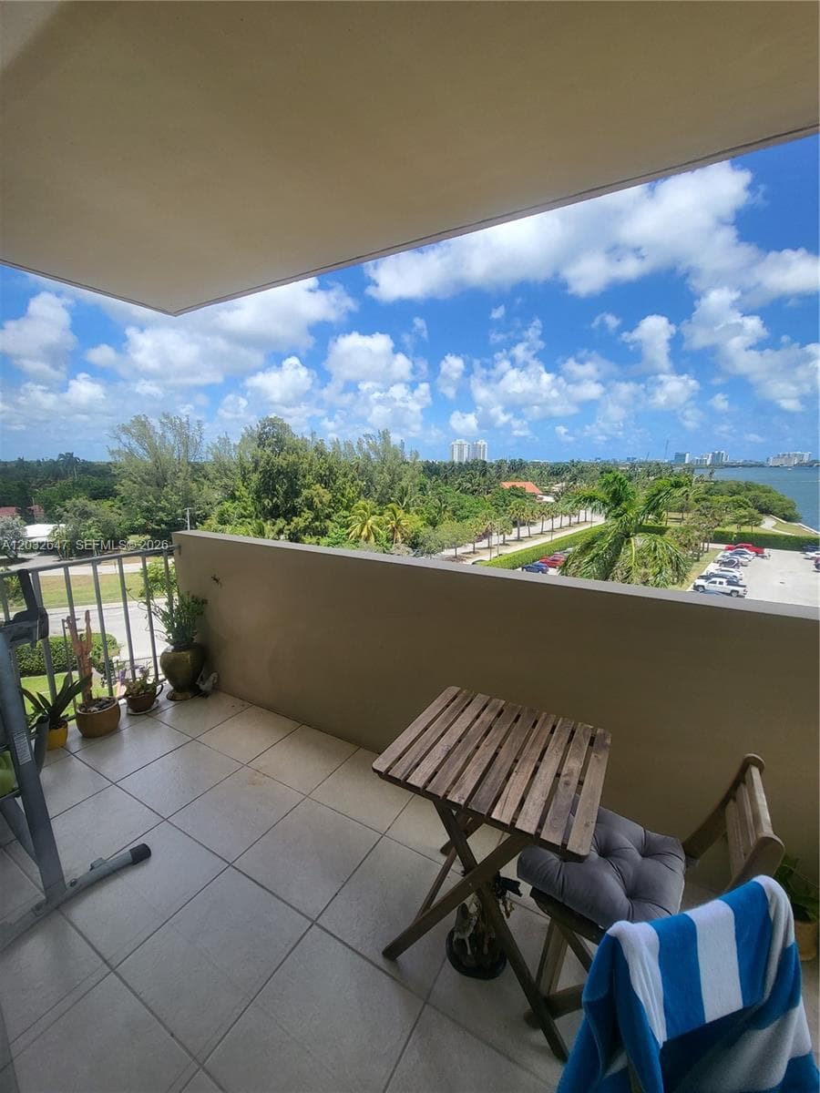 880 NE 69th St # 6R, Miami, FL 33138 photo 5