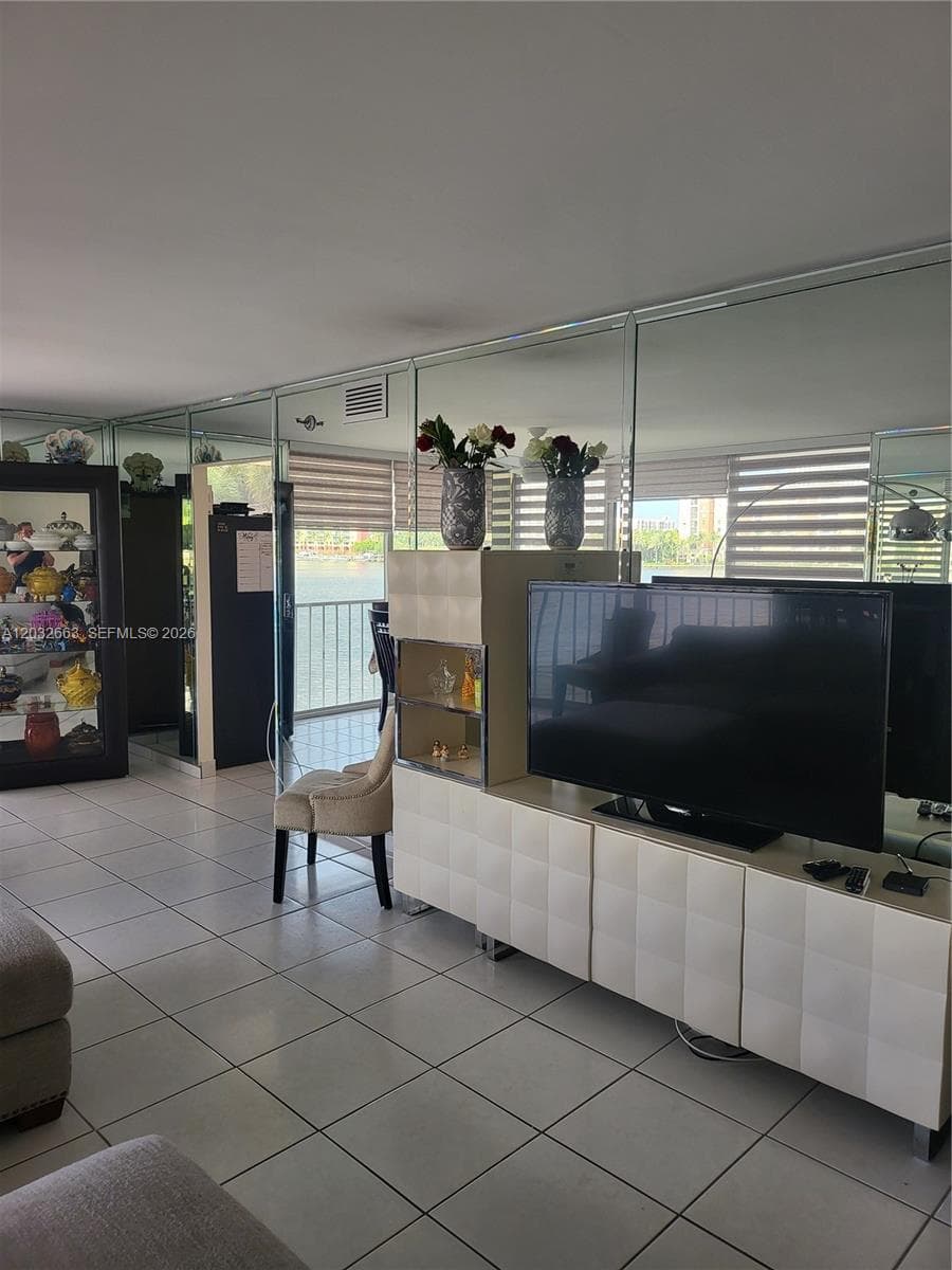 290 174th St # M19, Sunny Isles Beach, FL 33160 photo 5