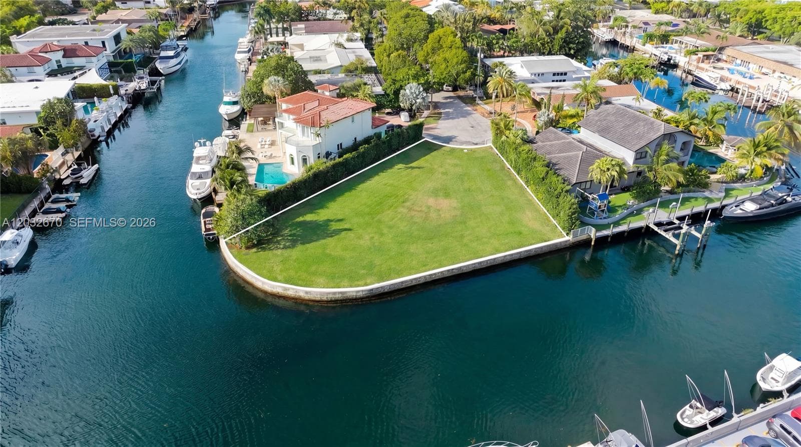 13305 Biscayne Island Ter, North Miami, FL 33181 photo 2