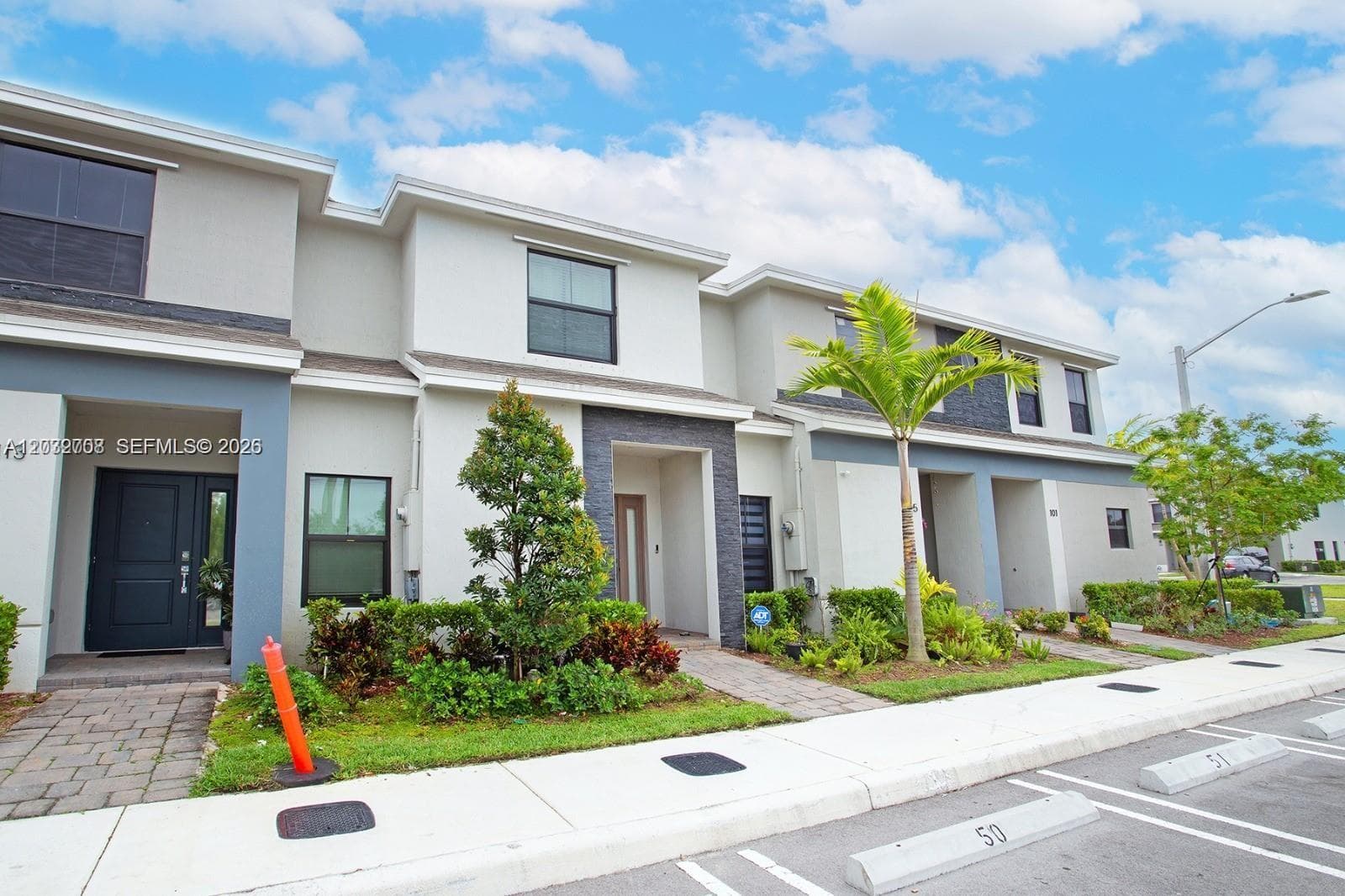 109 NE 3rd Ct, Florida City, FL 33034 photo 2