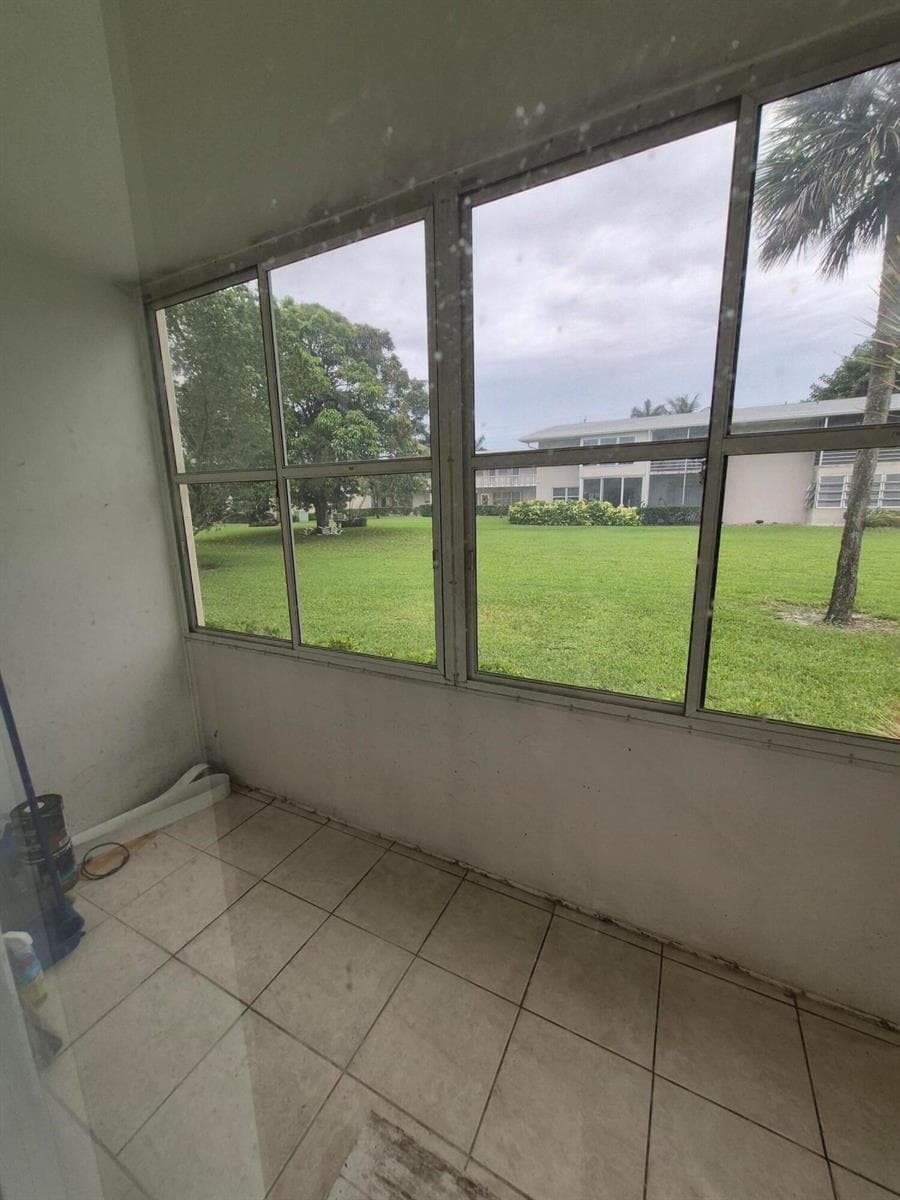 27 Easthampton B, West Palm Beach, FL 33417 photo 5