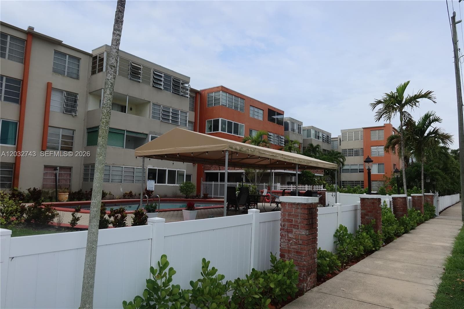 1850 NE 169th St # 312, North Miami Beach, FL 33162 photo 3