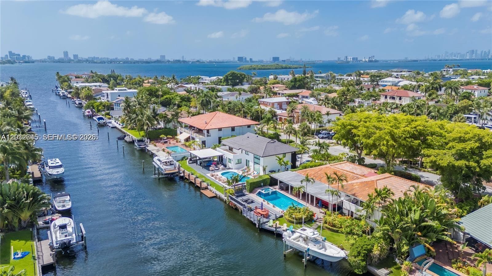 2015 NE 120th Rd, North Miami, FL 33181 photo 2