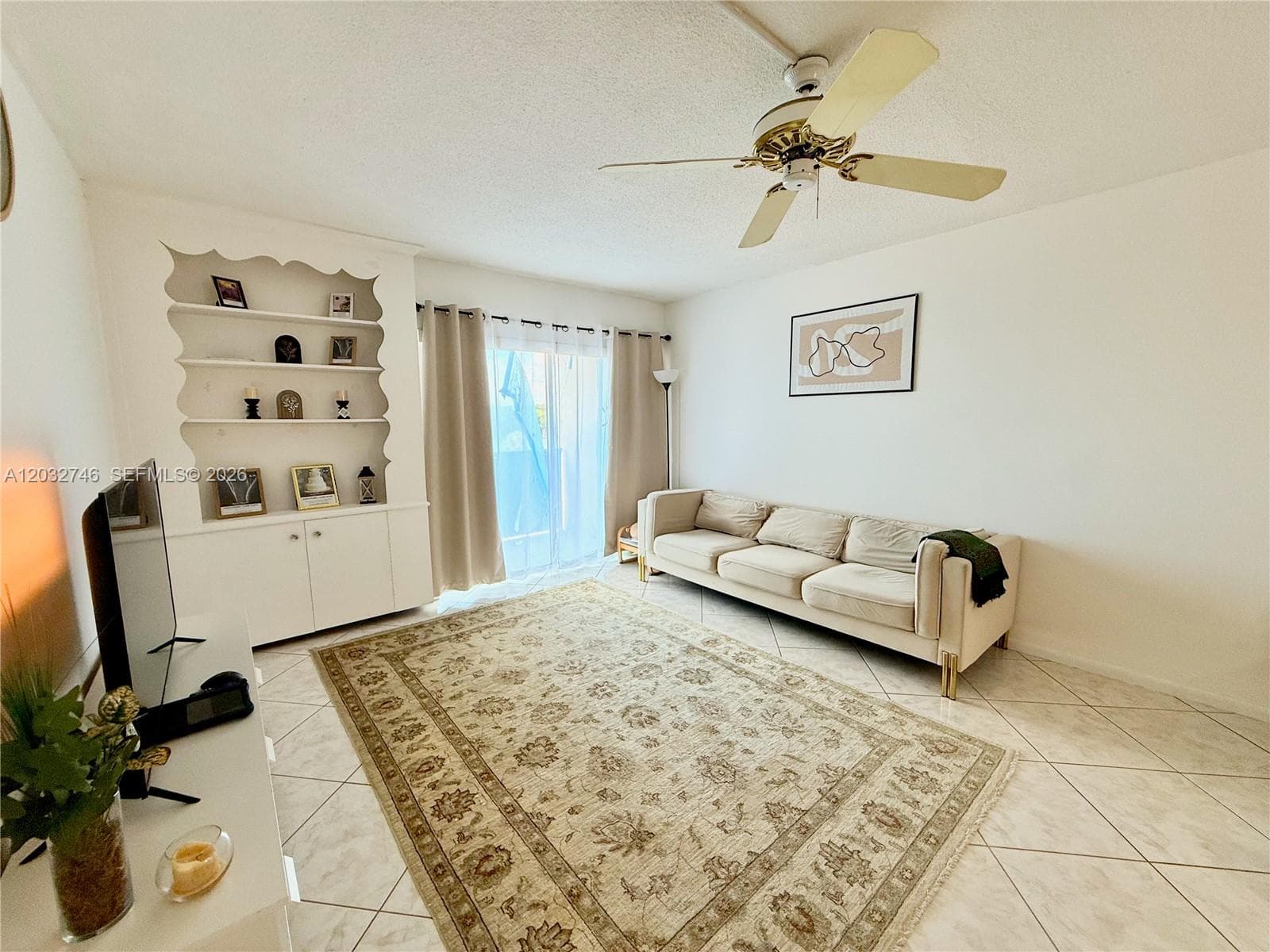 400 Kings Point Dr # 309, Sunny Isles Beach, FL 33160 photo 2