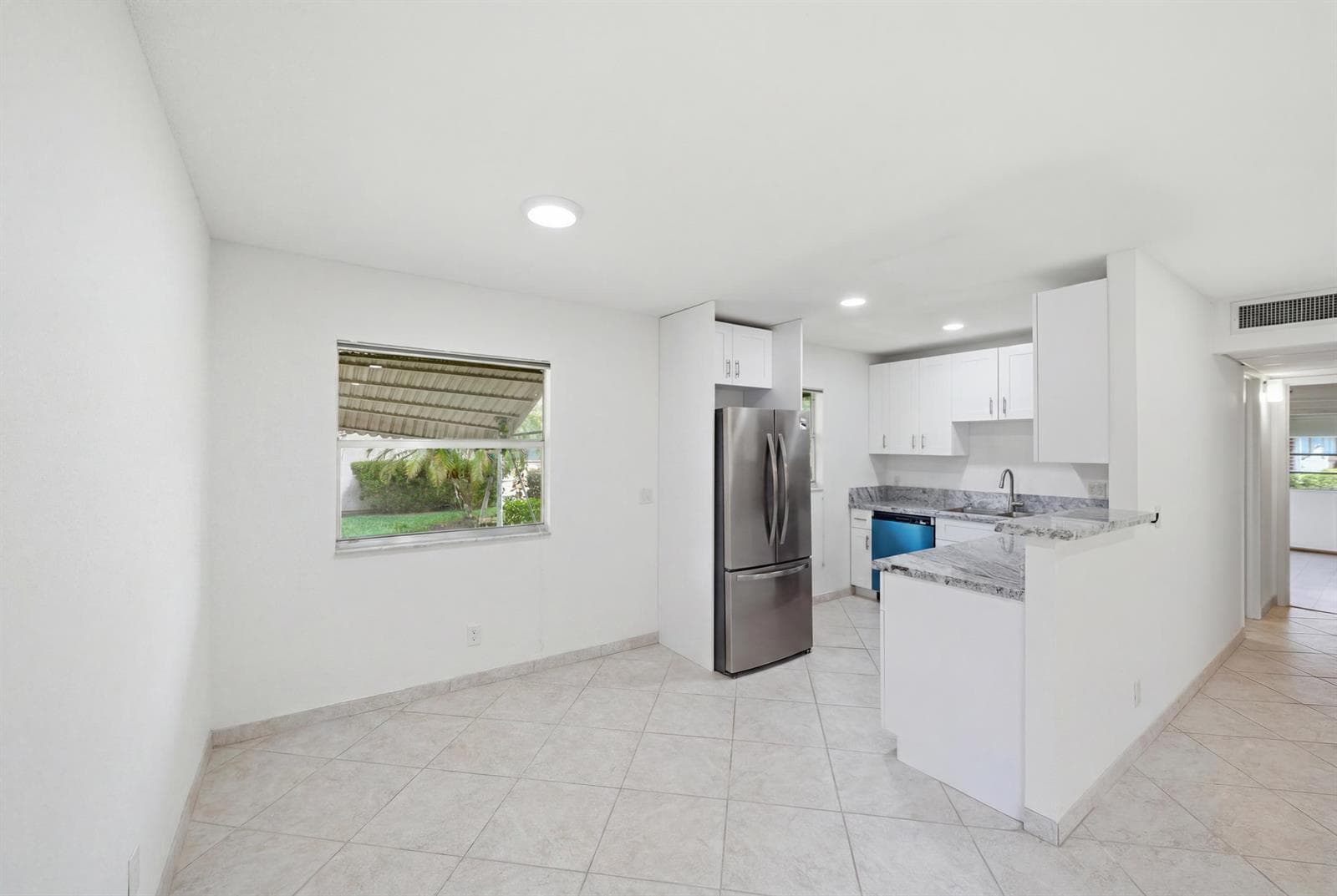 28 Seville B, Delray Beach, FL 33446 photo 3
