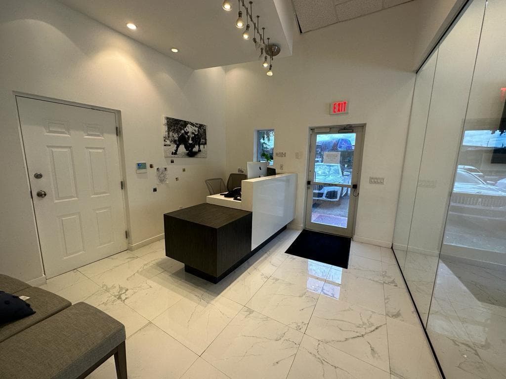 425 NW 10th Terrace, Hallandale Beach, FL 33009 photo 2