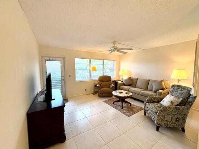 116 Windsor F, West Palm Beach, FL 33417 photo 5