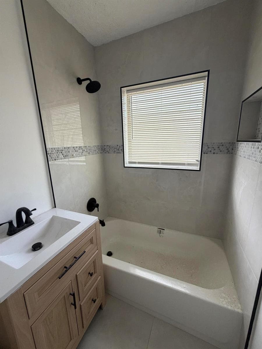 1437 NW 10th Place, Fort Lauderdale, FL 33311 photo 2
