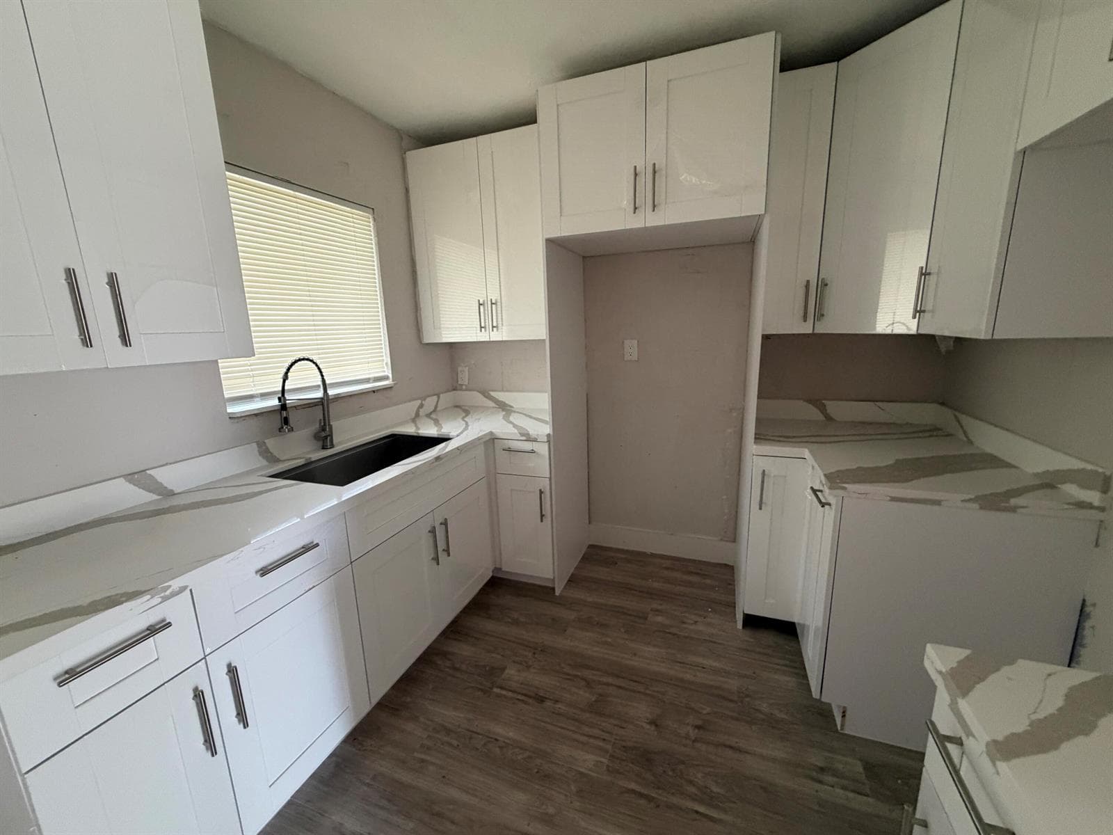 1437 NW 10th Place, Fort Lauderdale, FL 33311 photo 3