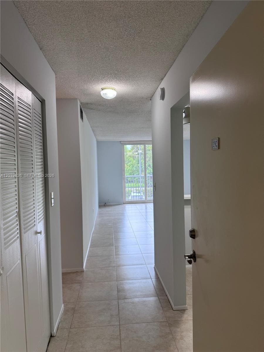16950 W Dixie Hwy A232 Hwy # 232, North Miami Beach, FL 33160 photo 2