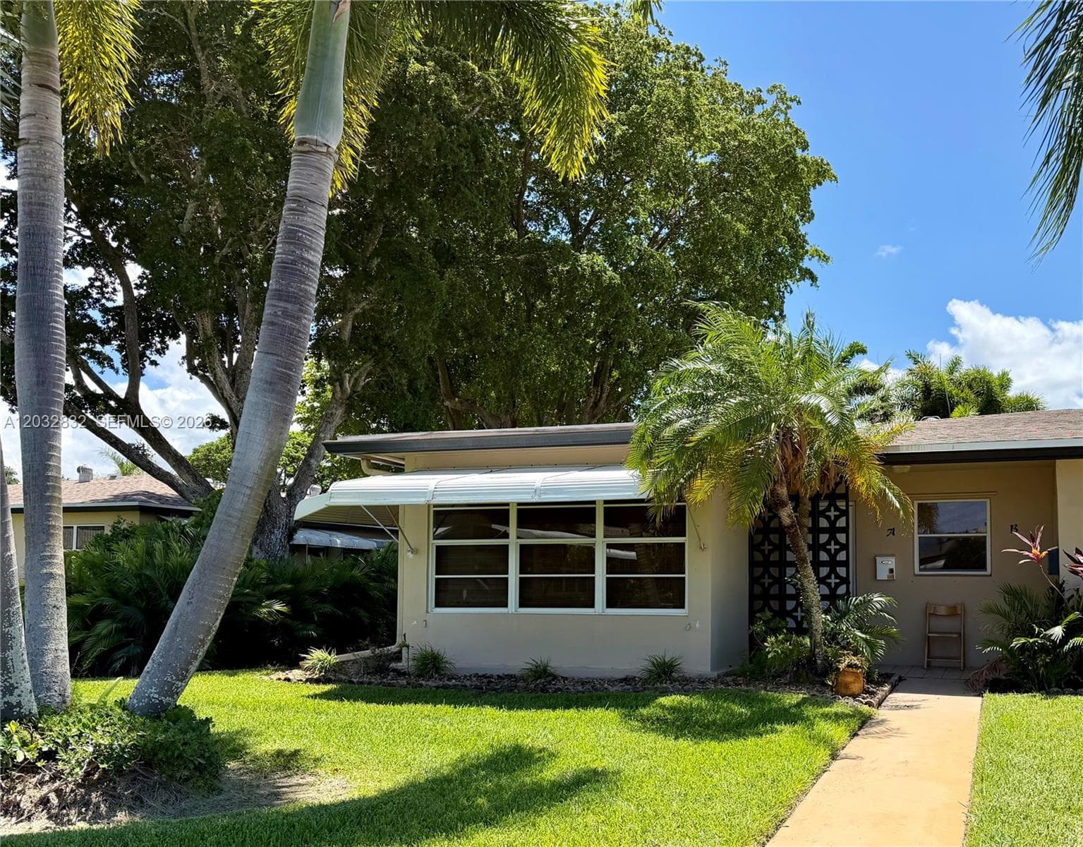 1042 North Dr # A, Delray Beach, FL 33445 photo 2