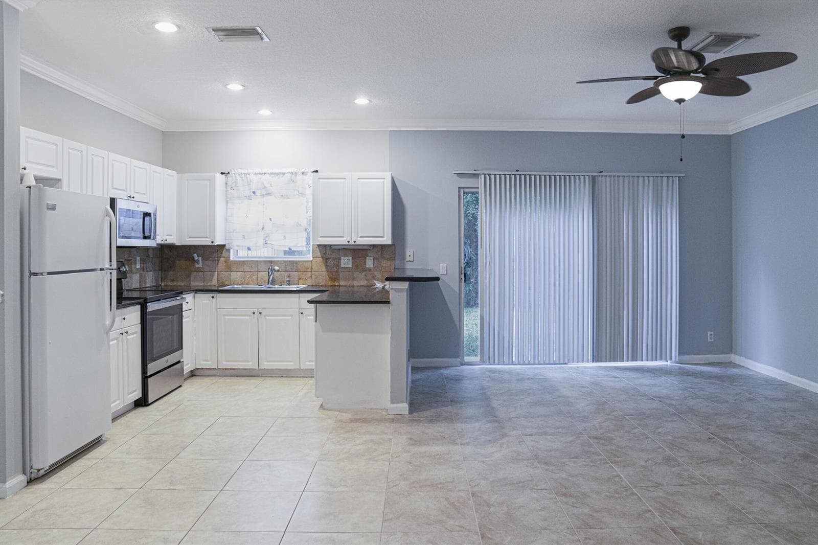 130 Baldwin Boulevard, FL 33463 photo 4