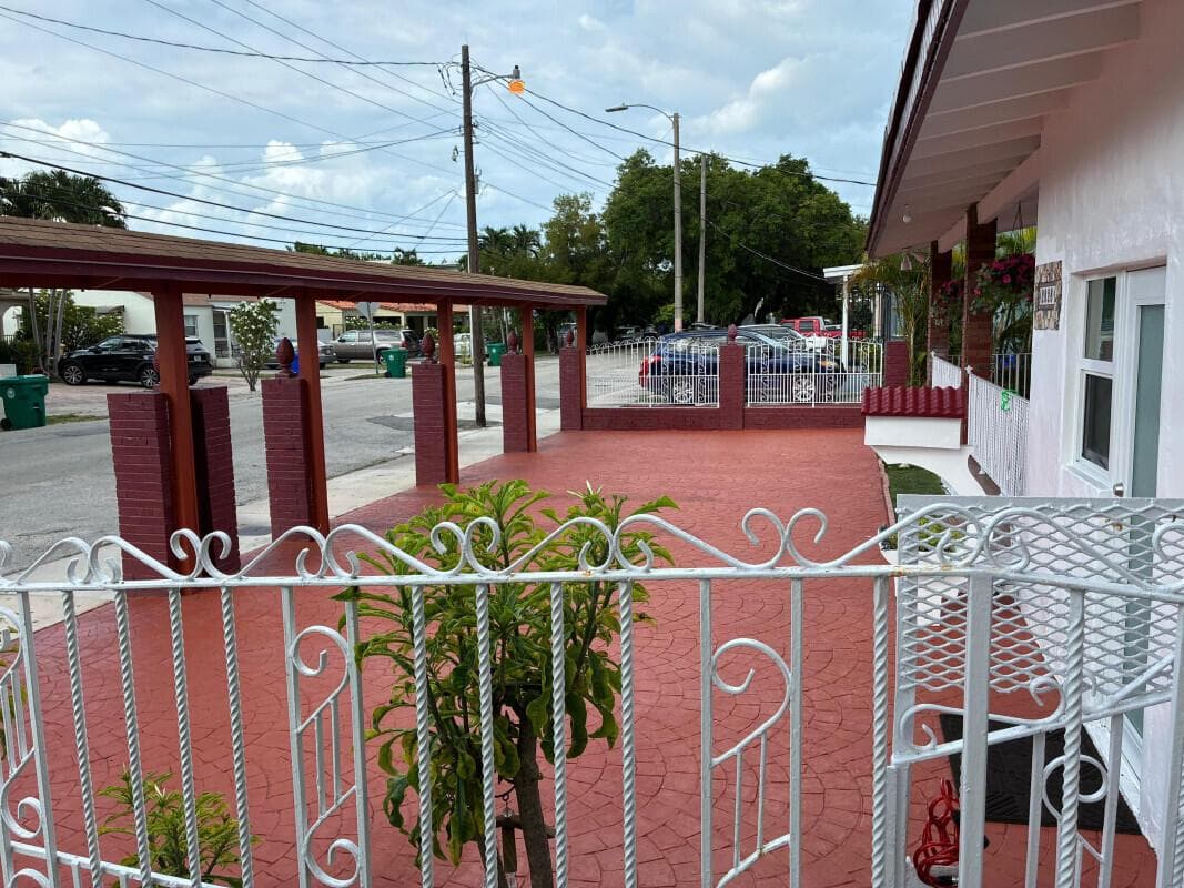 2828 SW 2nd Street, Miami, FL 33135 photo 4