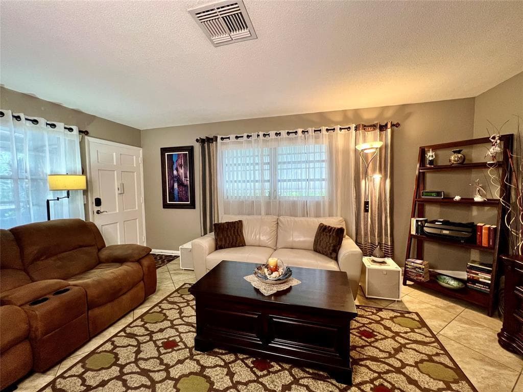 160 NE 8th Avenue # 1b, Hallandale Beach, FL 33009 photo 3