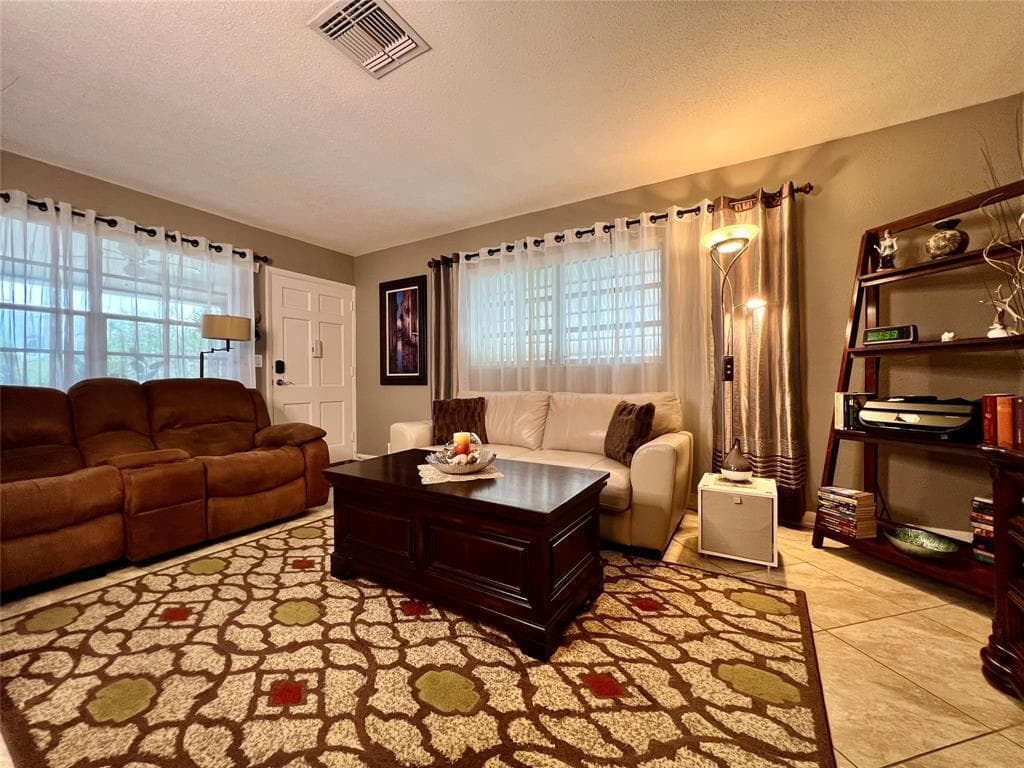 160 NE 8th Avenue # 1b, Hallandale Beach, FL 33009 photo 4