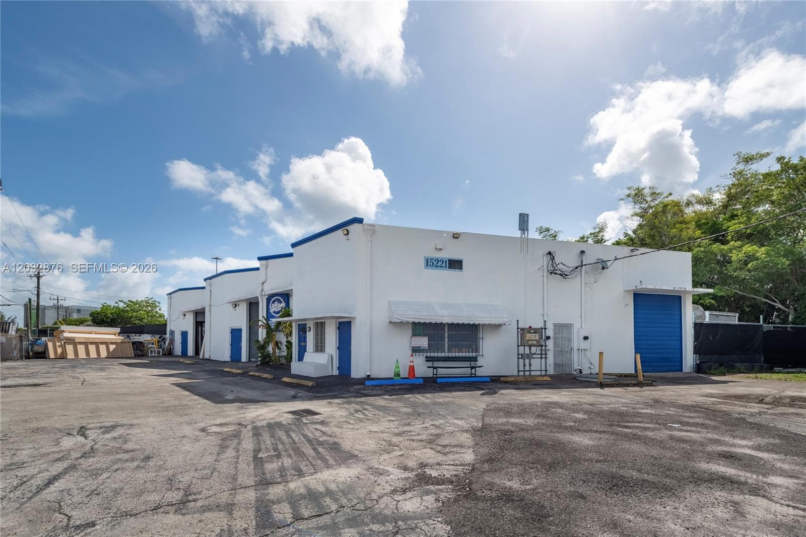 15221 NE 21st Ave, North Miami Beach, FL 33162 photo 2