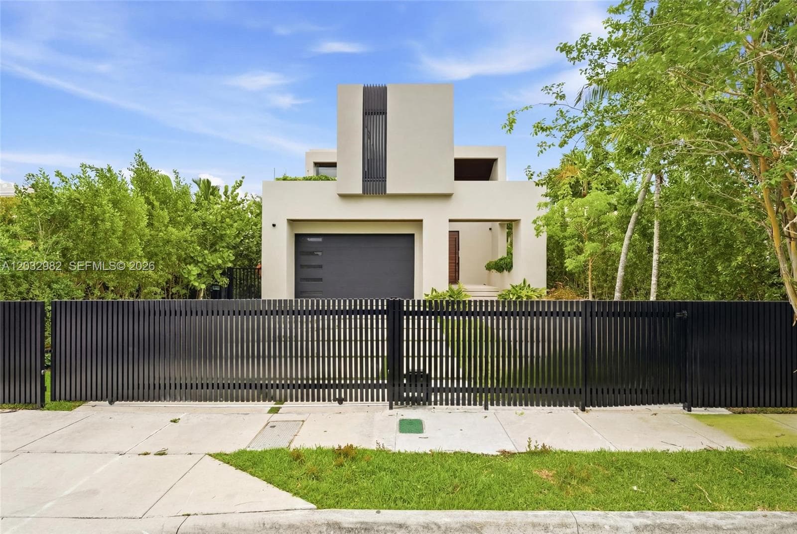 1050 Stillwater Dr, Miami Beach, FL 33141 photo 2