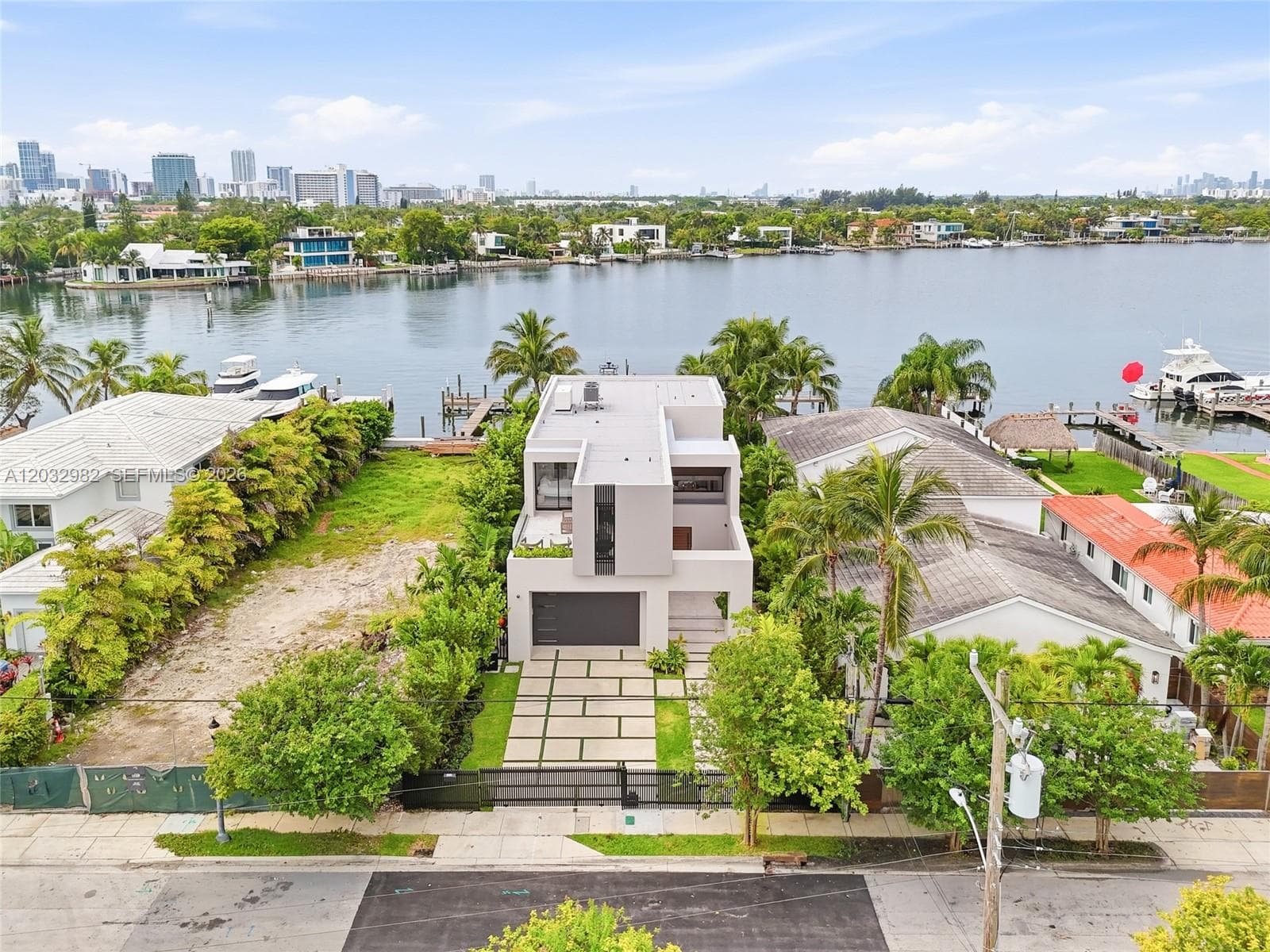 1050 Stillwater Dr, Miami Beach, FL 33141 photo 3