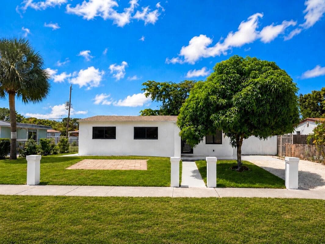 235 SW 21st Way, Fort Lauderdale, FL 33312 photo 4