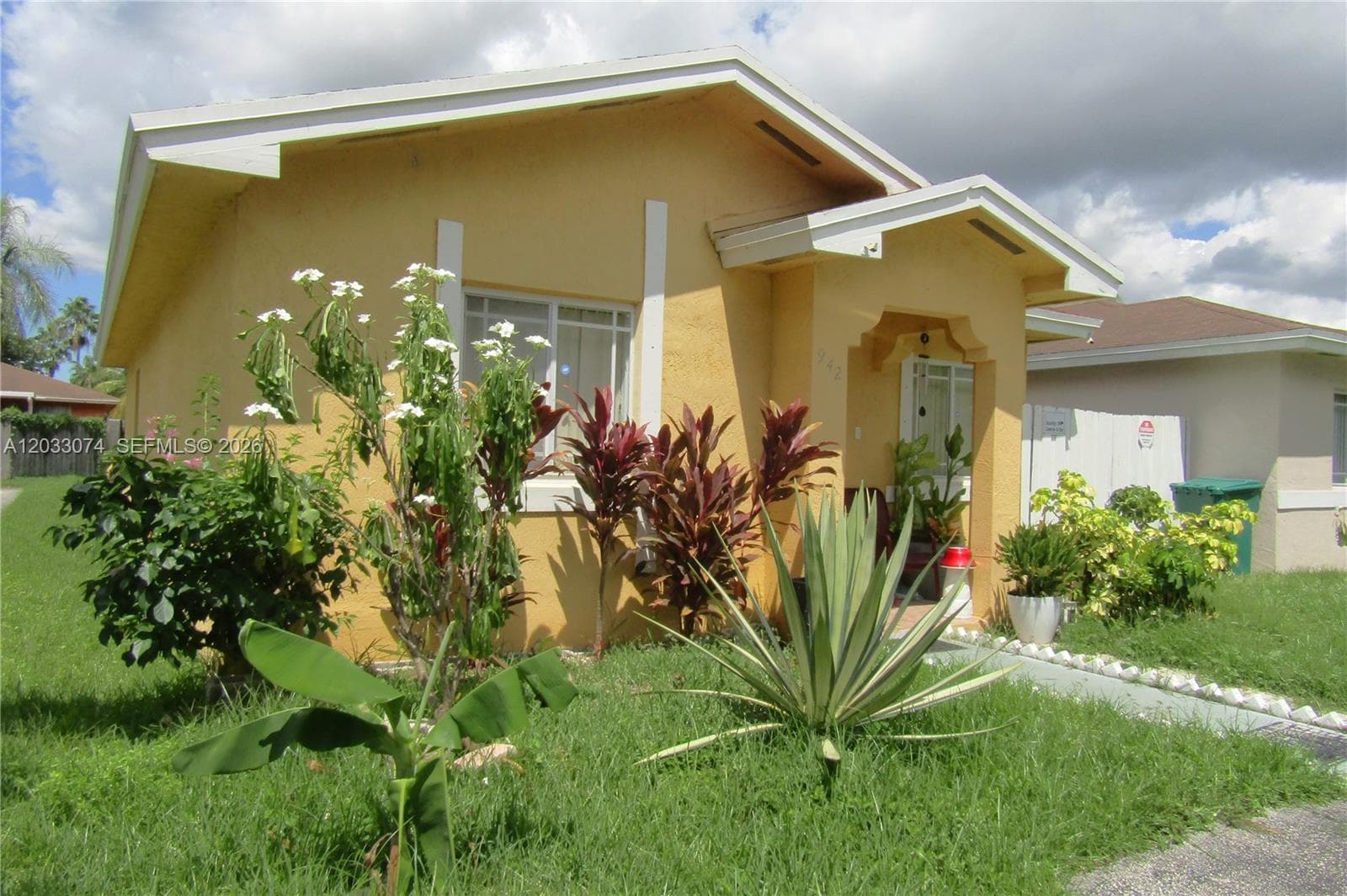 942 SW 8th Pl, Florida City, FL 33034 photo 2