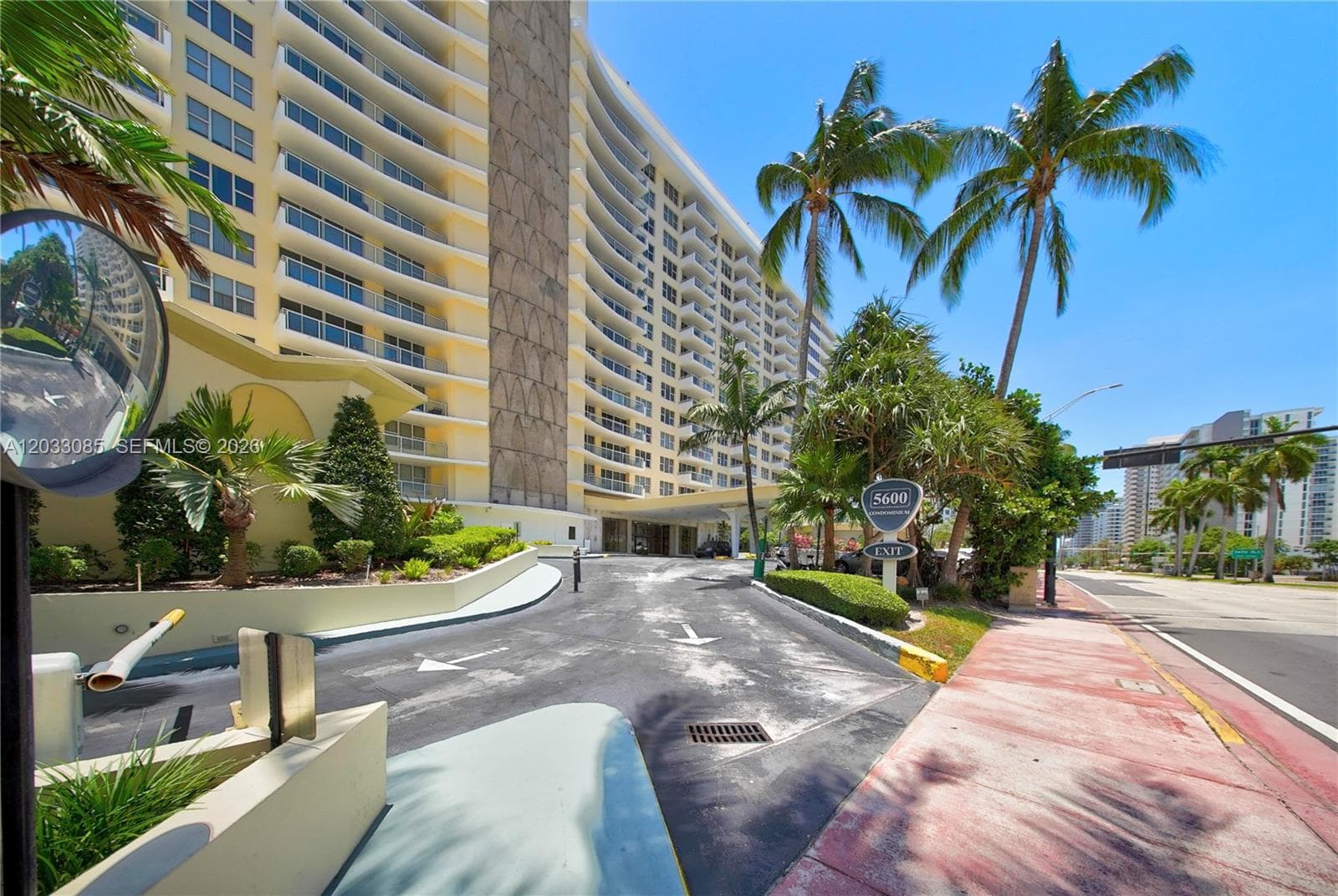5600 Collins Ave # 7W, Miami Beach, FL 33140 photo 2
