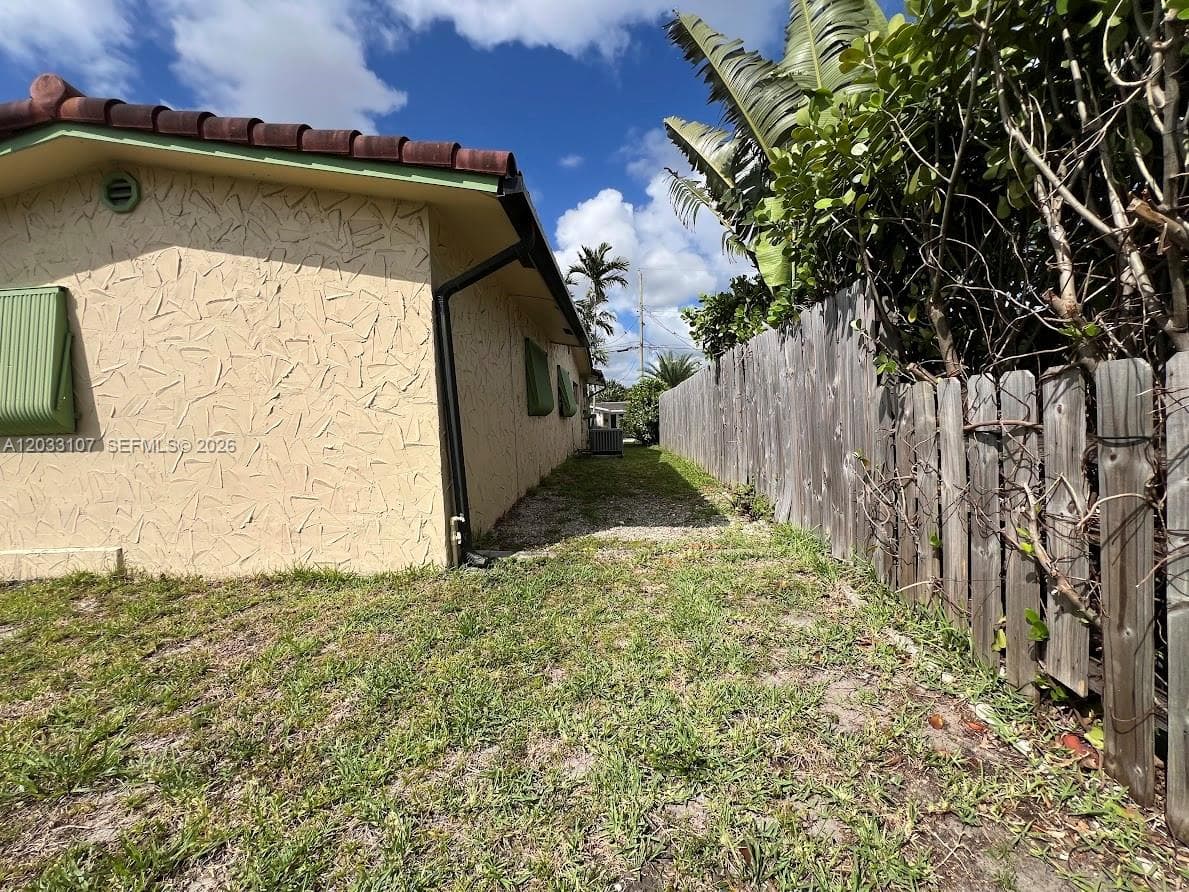 1881 NW 36th St, Oakland Park, FL 33309 photo 3