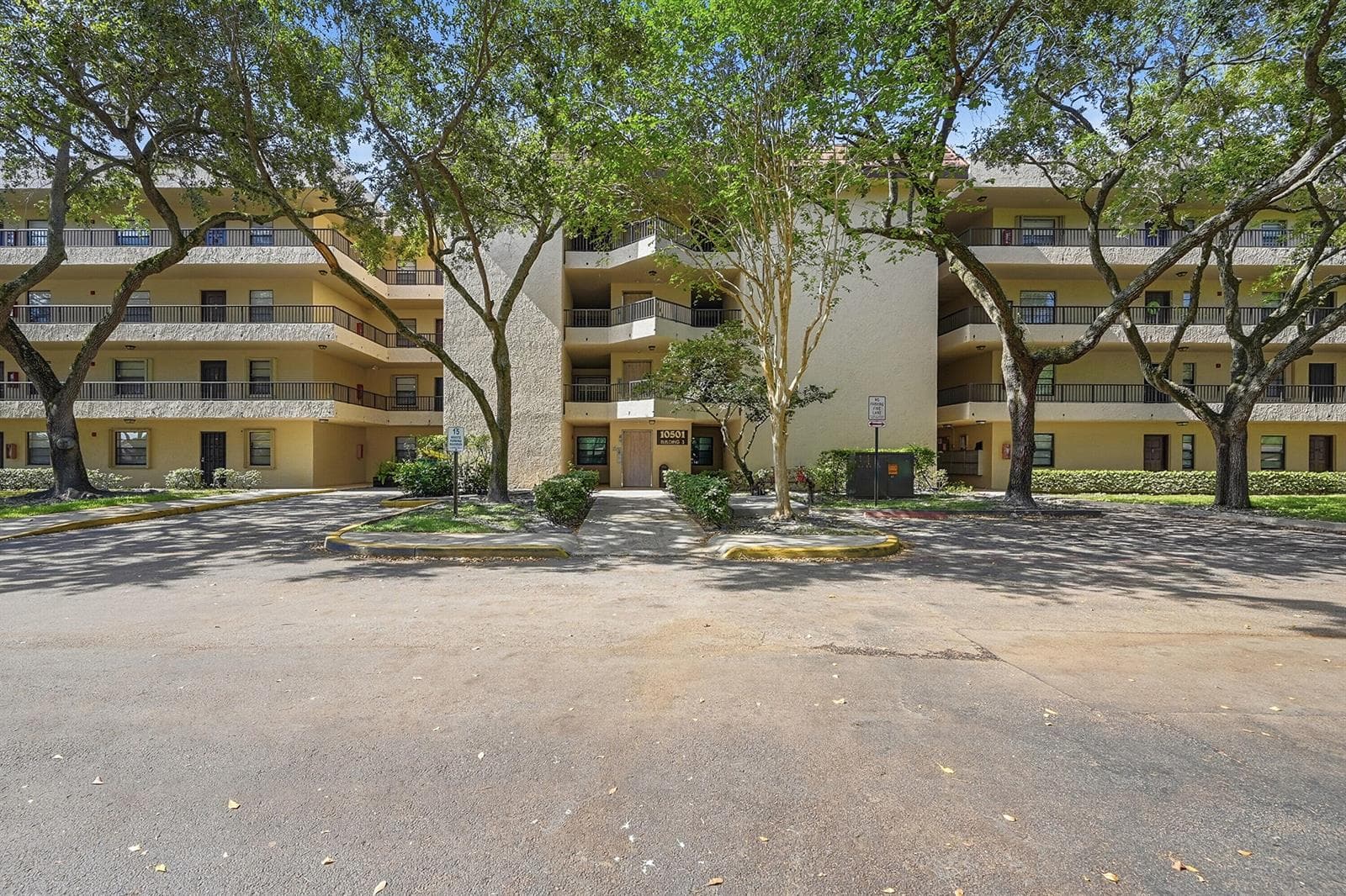 10501 W Broward Boulevard # 405, Plantation, FL 33324 photo 2