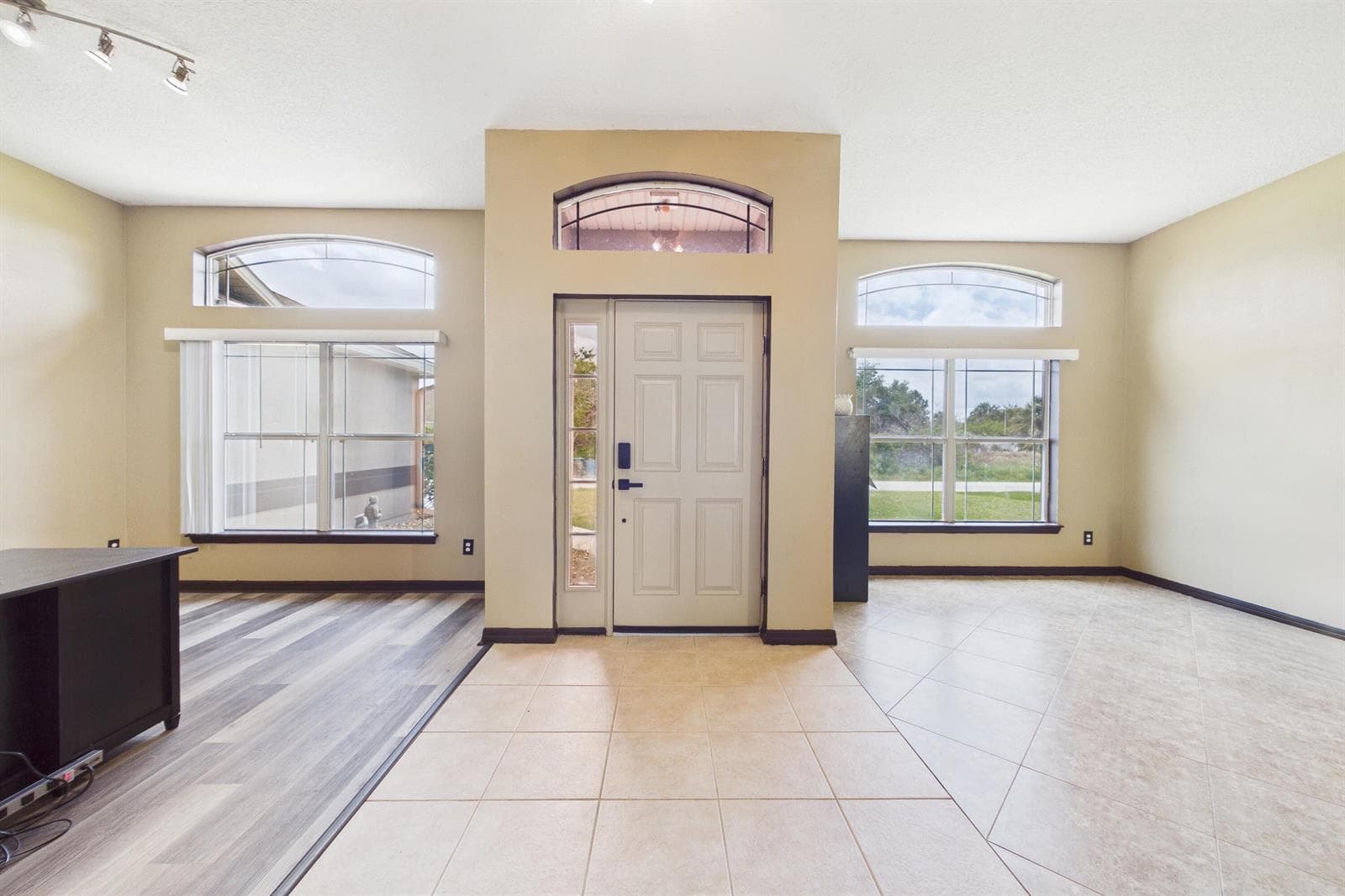 567 Mimosa Street SW, Palm Bay, FL 32908 photo 2