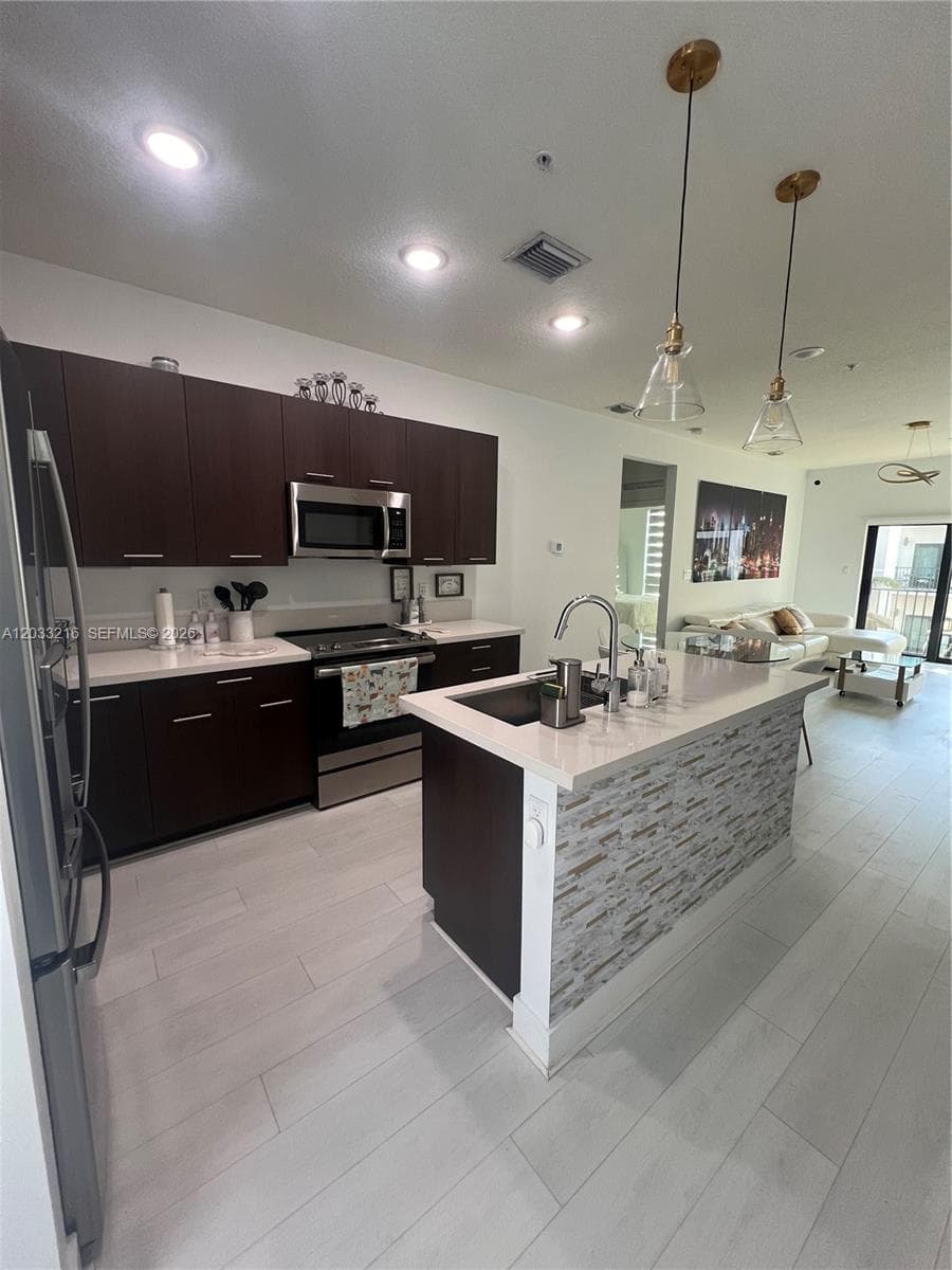 4670 NW 84th Ave # 32, Doral, FL 33166 photo 2