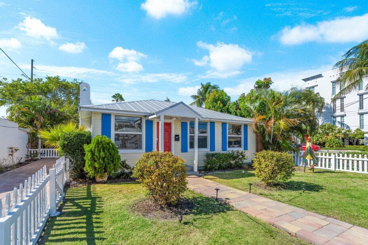 126 NE 4th Avenue, Delray Beach, FL 33483 photo 2