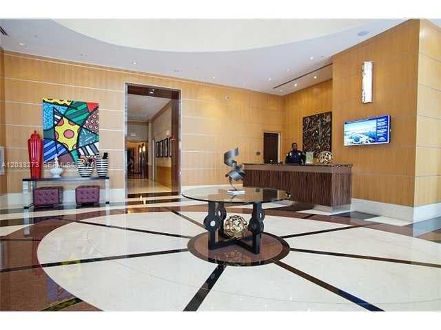 253 NE 2nd St # 509, Miami, FL 33132 photo 2