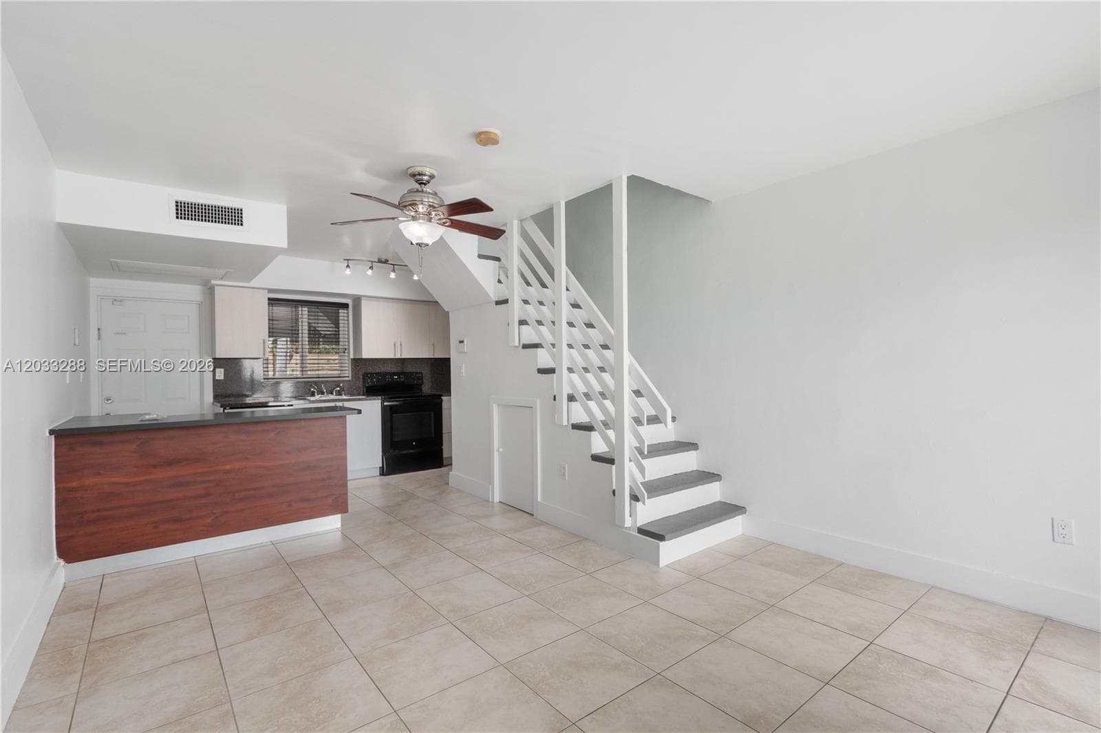 932 SW 6th St # 5, Miami, FL 33130 photo 2