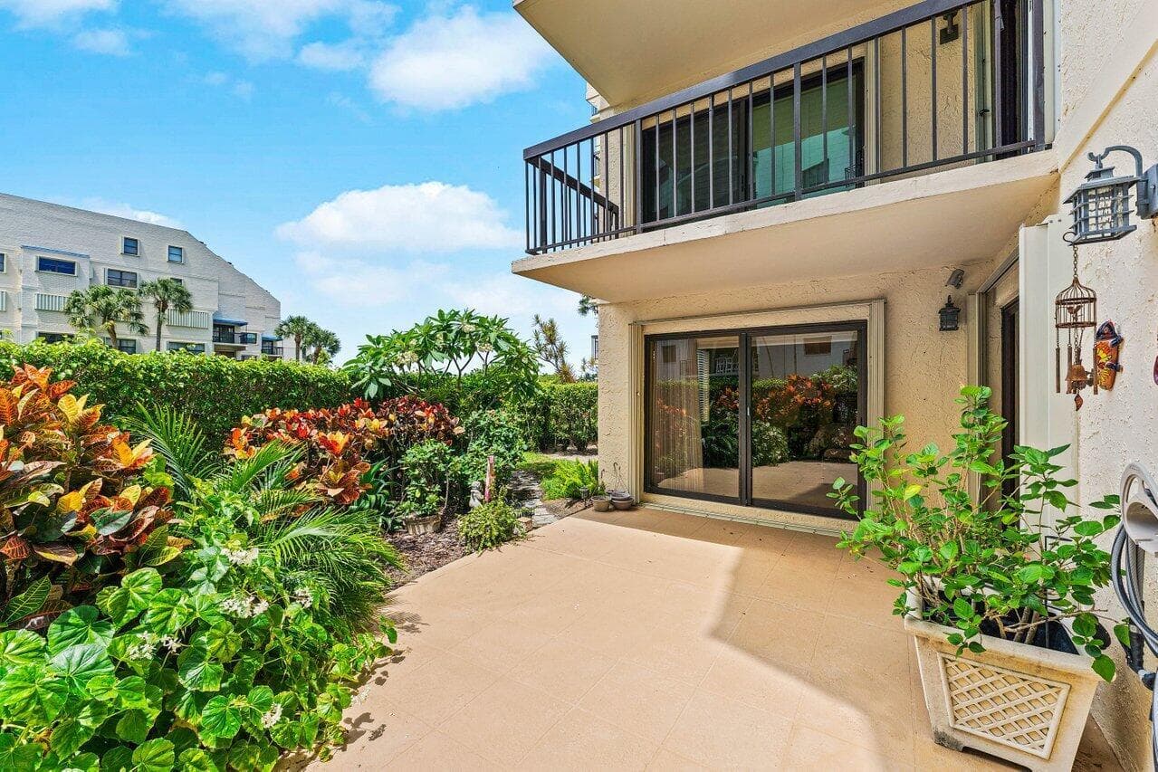 372 Golfview Road # 101, North Palm Beach, FL 33408 photo 2