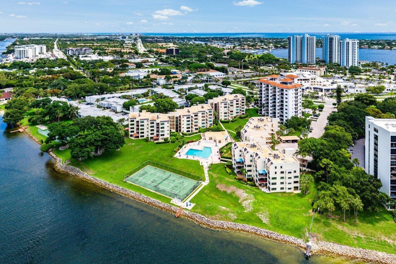 372 Golfview Road # 101, North Palm Beach, FL 33408 photo 3