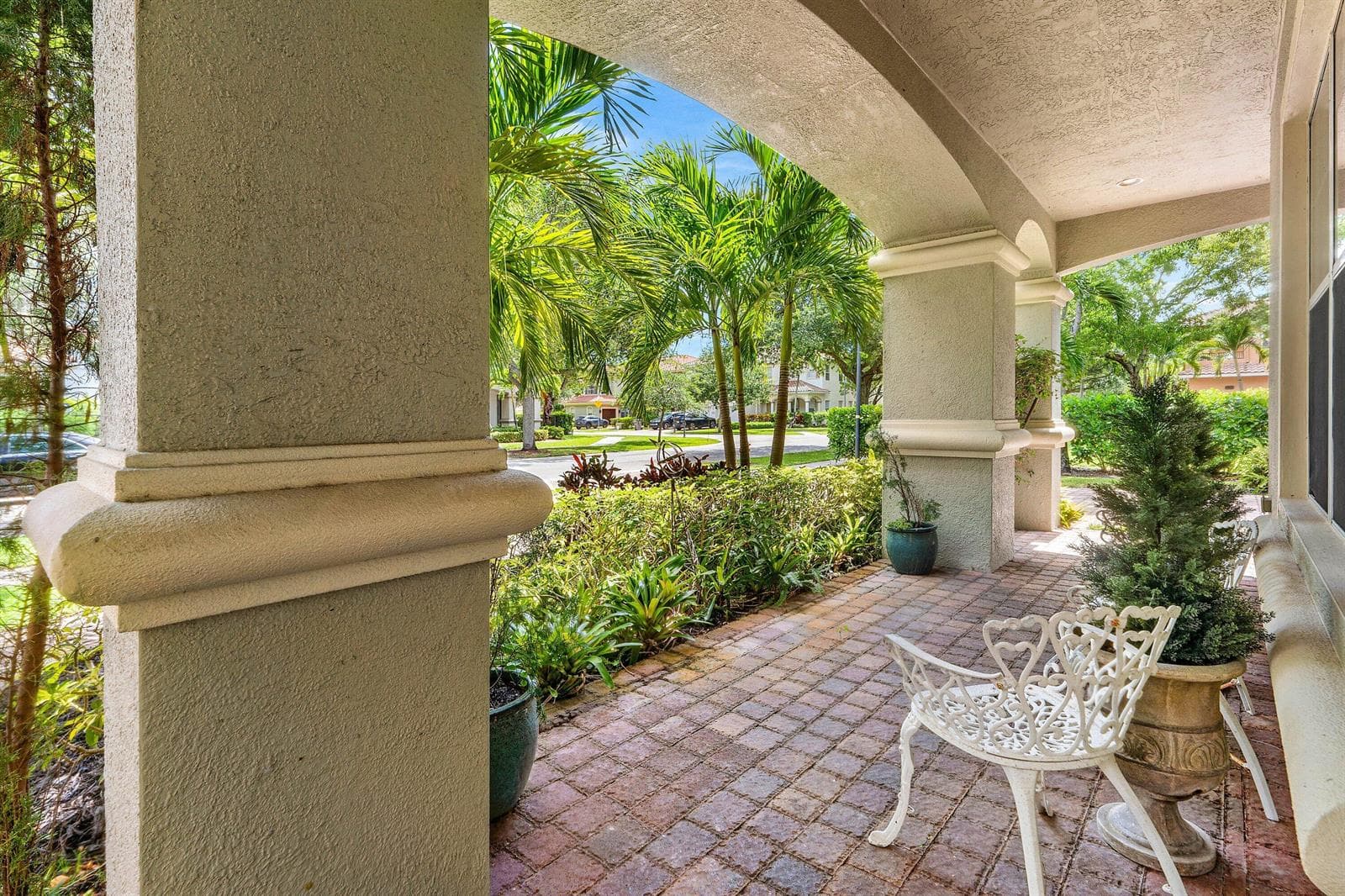 599 Cresta Circle, West Palm Beach, FL 33413 photo 5