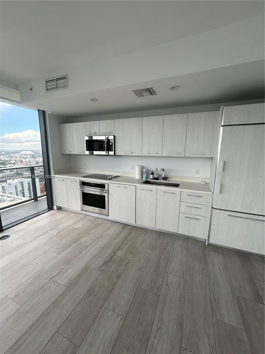 55 SW 9th St # 3506, Miami, FL 33130 photo 4