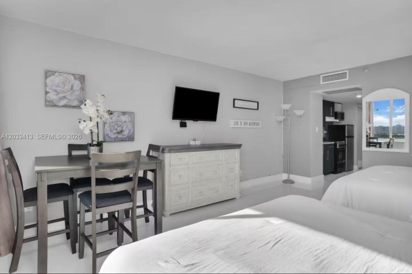 19201 Collins Ave # 440, Sunny Isles Beach, FL 33160 photo 4