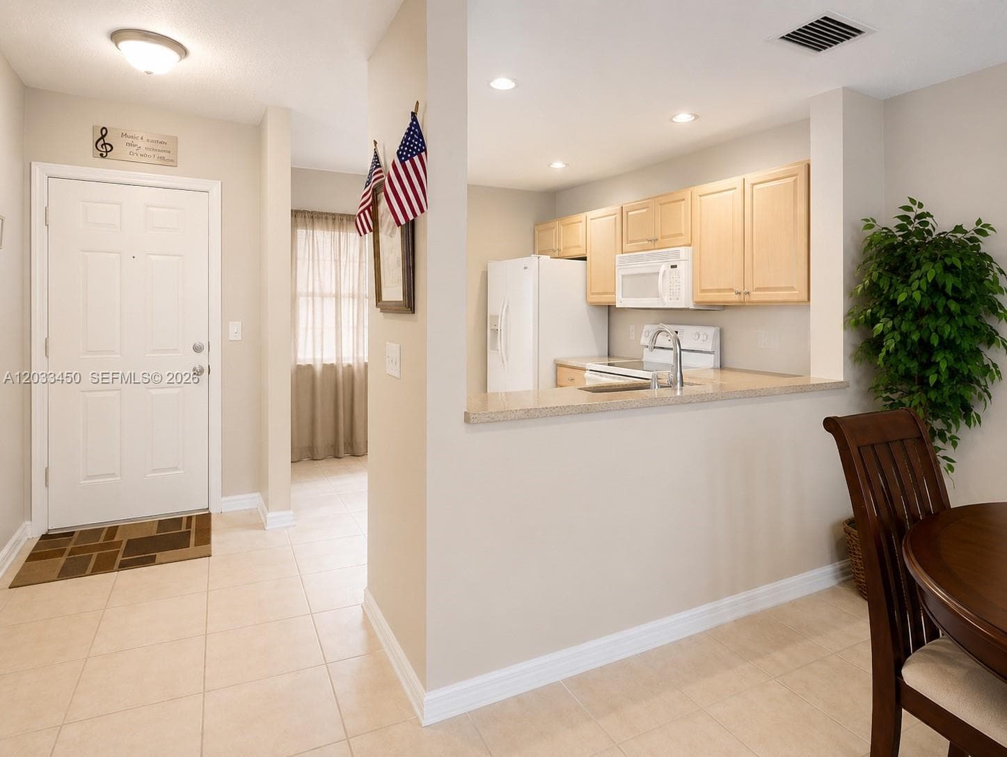532 NW 208th Ter, Pembroke Pines, FL 33029 photo 2