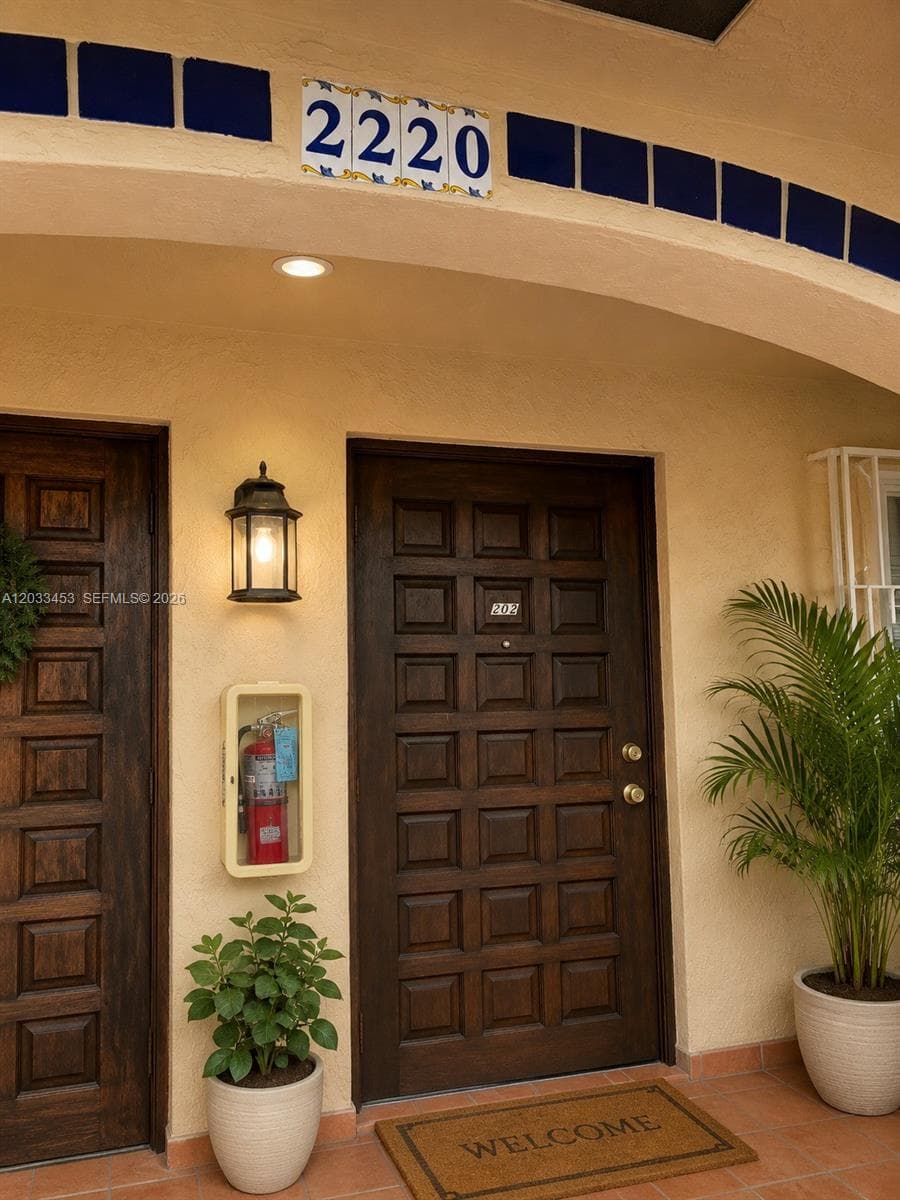 2220 W 74th St # 201-16, Hialeah, FL 33016
