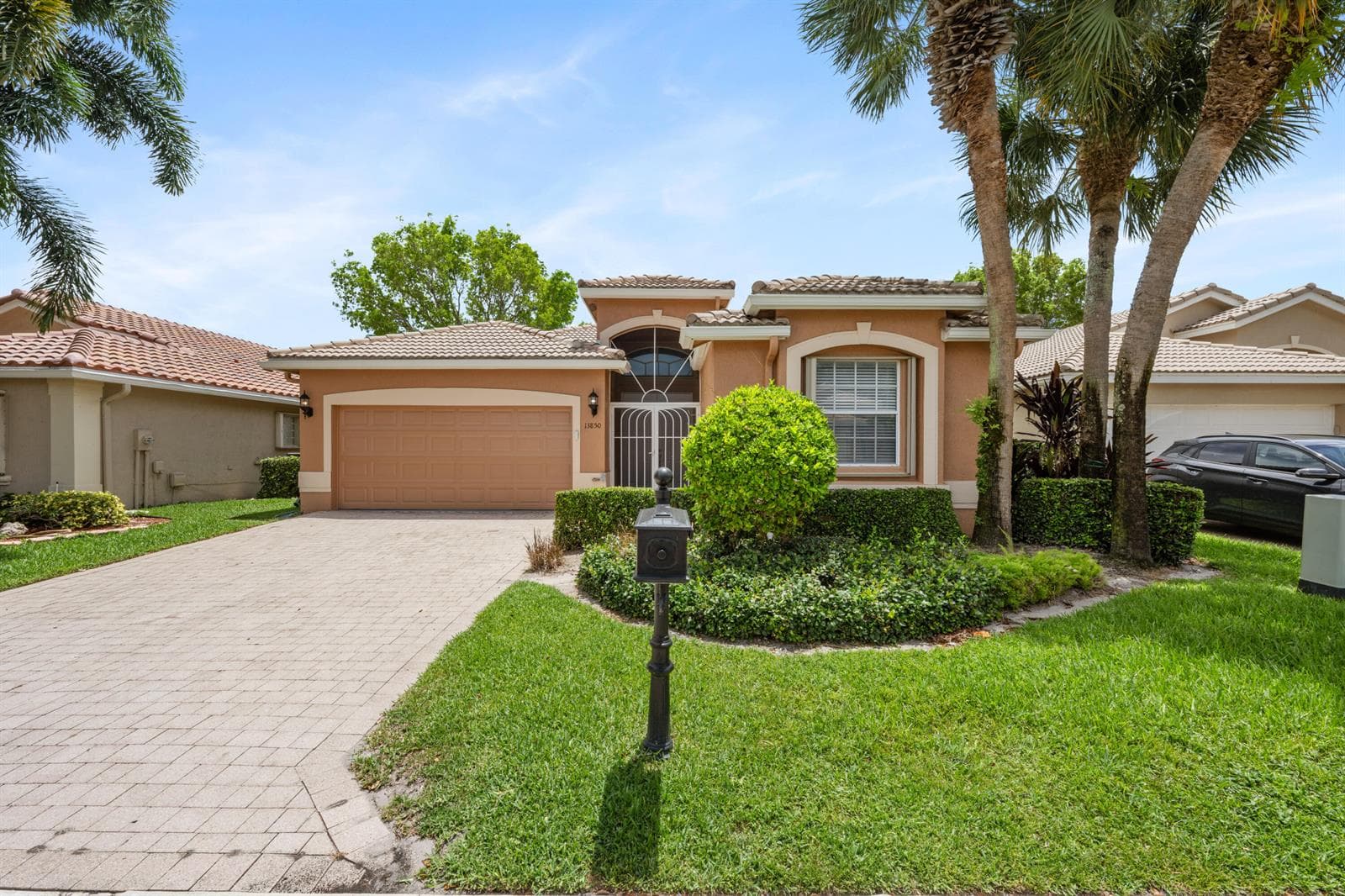 13850 Vía Vittoria, Delray Beach, FL 33446 photo 2