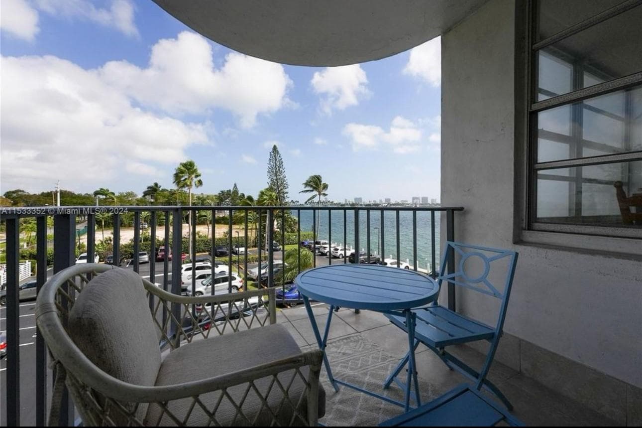 11930 N Bayshore Drive # 302, North Miami, FL 33181 photo 4
