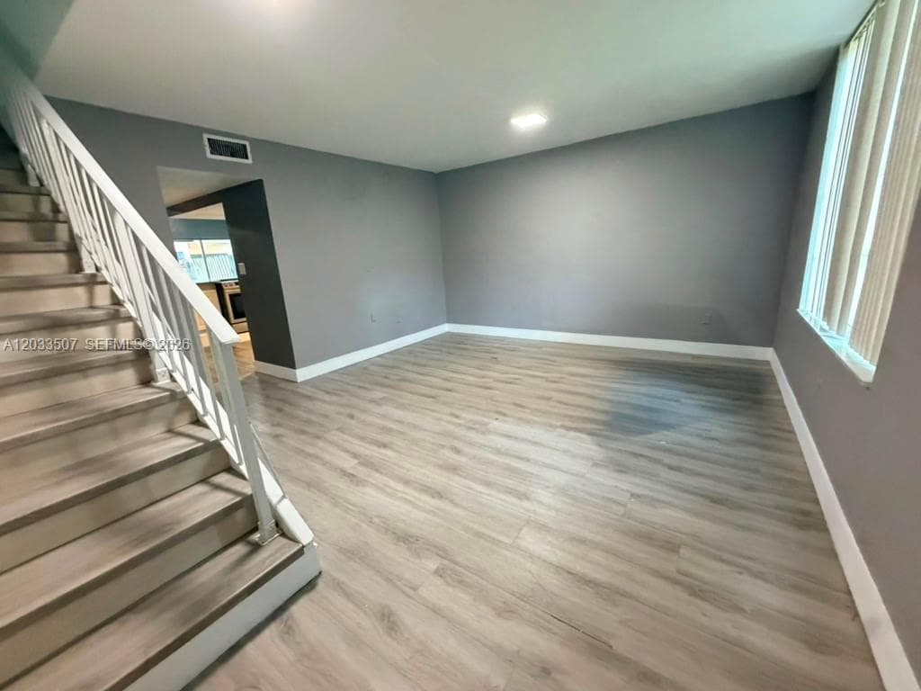 274 NE 141st St # 3C, Miami, FL 33161 photo 2