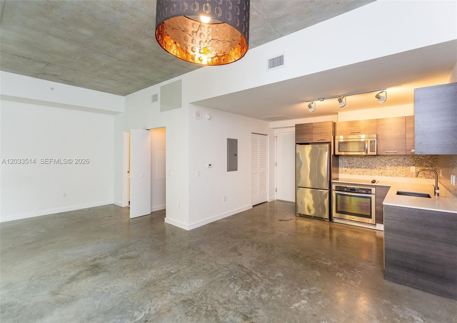 151 SE 1st St # 807, Miami, FL 33131 photo 4