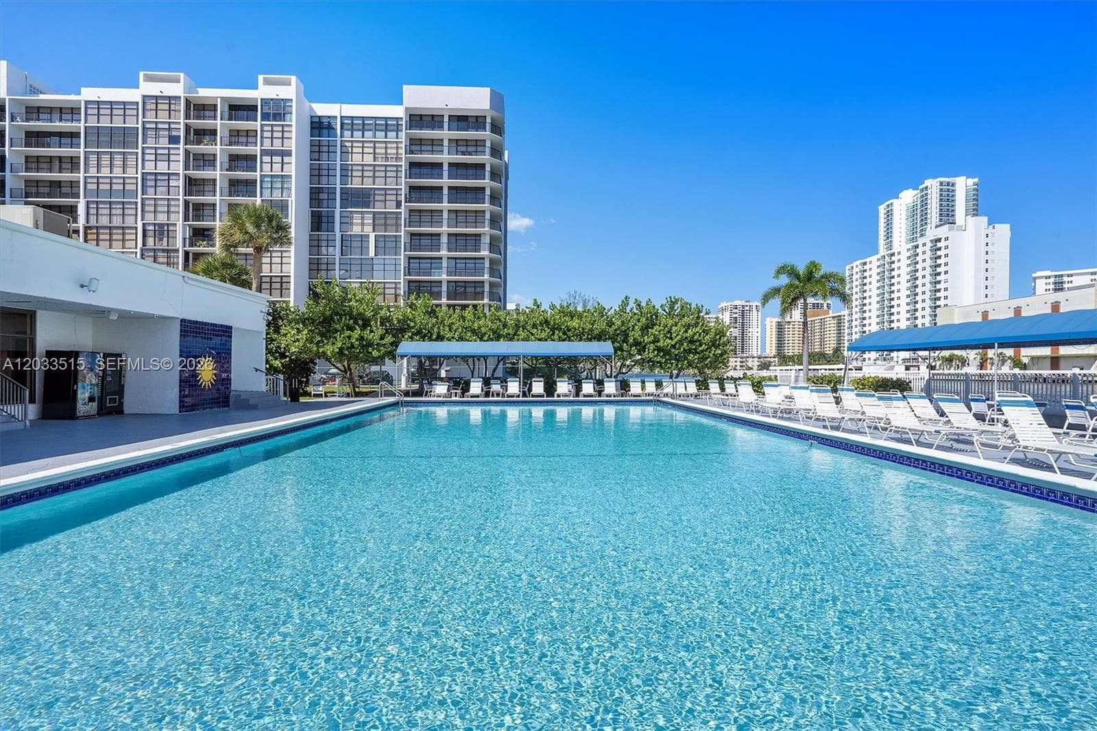 600 Parkview Dr # 815, Hallandale Beach, FL 33009 photo 3