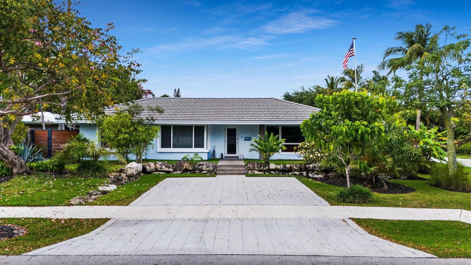 2417 SE 19th Place, Fort Lauderdale, FL 33316 photo 2